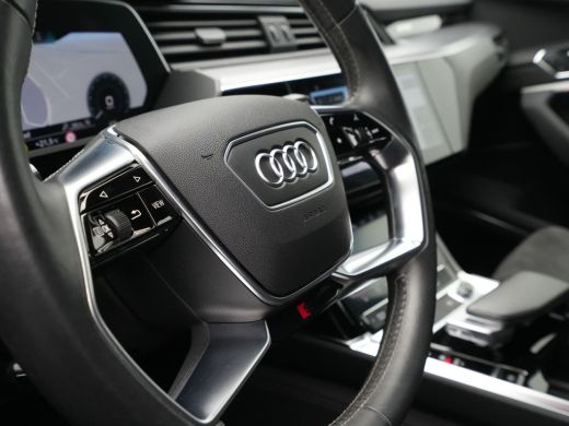 Audi e-tron e-tron 55 quattro 361pk advanced S-Line 95 kWh Navigatie Camera Stoelverwarming Side assist B&O 6 ActivLease financial lease