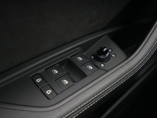 Audi e-tron e-tron 55 quattro 361pk advanced S-Line 95 kWh Navigatie Camera Stoelverwarming Side assist B&O 6 ActivLease financial lease