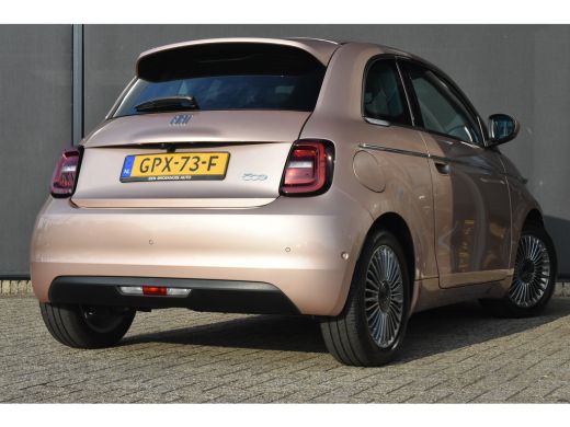 Fiat 500 Urban 42 kWh | Pack Style & Comfort | Achteruitrijcamera | Stoelverwarming | Dodehoek-Detectie | ... ActivLease financial lease