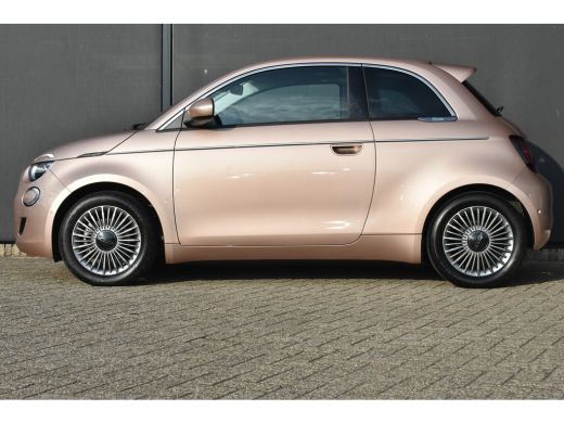 Fiat 500 Urban 42 kWh | Pack Style & Comfort | Achteruitrijcamera | Stoelverwarming | Dodehoek-Detectie | ... ActivLease financial lease