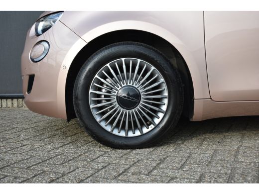 Fiat 500 Urban 42 kWh | Pack Style & Comfort | Achteruitrijcamera | Stoelverwarming | Dodehoek-Detectie | ... ActivLease financial lease
