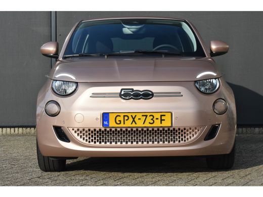 Fiat 500 Urban 42 kWh | Pack Style & Comfort | Achteruitrijcamera | Stoelverwarming | Dodehoek-Detectie | ... ActivLease financial lease