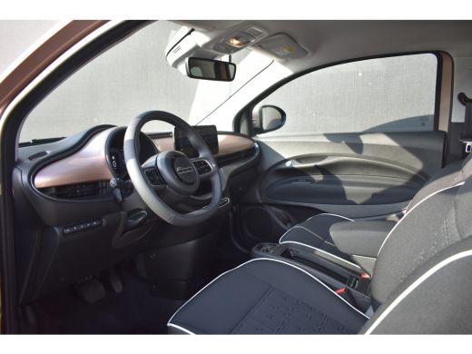 Fiat 500 Urban 42 kWh | Pack Style & Comfort | Achteruitrijcamera | Stoelverwarming | Dodehoek-Detectie | ... ActivLease financial lease