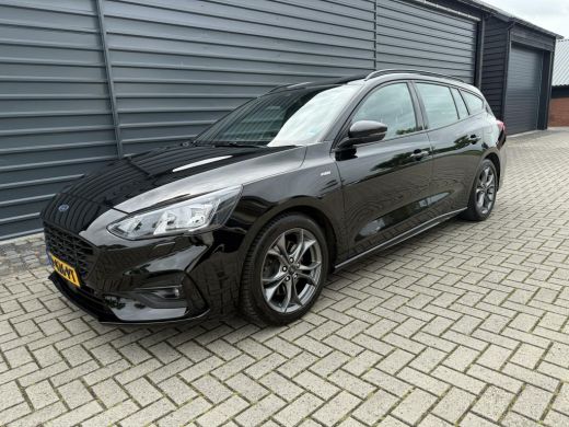 Ford FOCUS Wagon 1.5 EcoBoost ST Line Automaat Carplay Trekhaak Ford FOCUS Wagon 1.5 EcoBoost ST Line Automaat Carplay Trekhaak