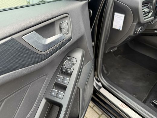 Ford FOCUS Wagon 1.5 EcoBoost ST Line Automaat Carplay Trekhaak ActivLease financial lease