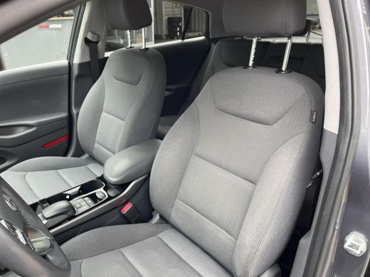 Hyundai IONIQ Comfort EV 38 kWh | 3 JAAR GARANTIE | Navigatie | Rijklaarprijs! | ActivLease financial lease
