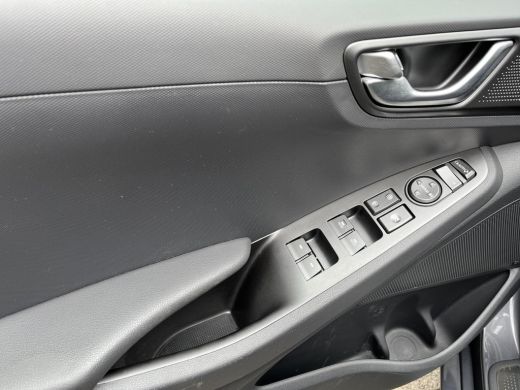 Hyundai IONIQ Comfort EV 38 kWh | 3 JAAR GARANTIE | Navigatie | Rijklaarprijs! | ActivLease financial lease