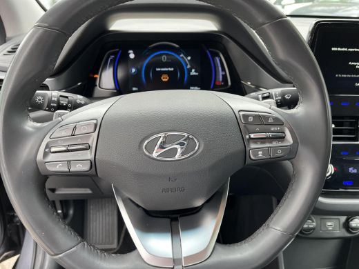 Hyundai IONIQ Comfort EV 38 kWh | 3 JAAR GARANTIE | Navigatie | Rijklaarprijs! | ActivLease financial lease