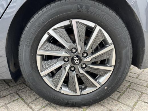 Hyundai IONIQ Comfort EV 38 kWh | 3 JAAR GARANTIE | Navigatie | Rijklaarprijs! | ActivLease financial lease