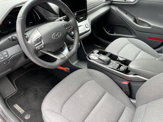 Hyundai IONIQ Comfort EV 38 kWh | 3 JAAR GARANTIE | Navigatie | Rijklaarprijs! | ActivLease financial lease
