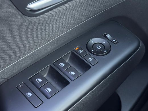 Hyundai Kona 65.4 kWh 217pk Comfort Smart | Carplay | Camera | Climate | Keyless | Navigatie | Full Led | Elek... ActivLease financial lease