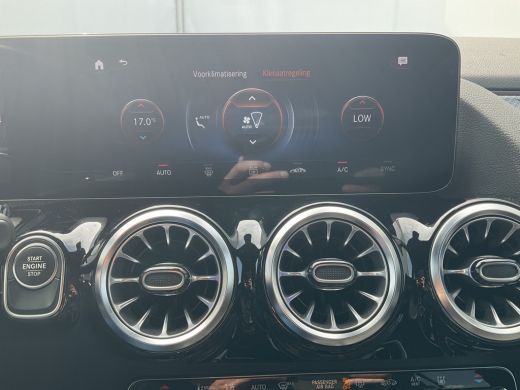 Mercedes GLA 250 e AMG-Line PHEV Carplay Cam Sfeerverl Led Voorklimatisering Uitstraling! ActivLease financial lease