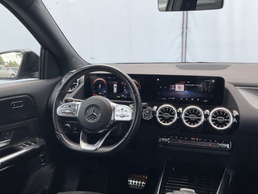 Mercedes GLA 250 e AMG-Line PHEV Carplay Cam Sfeerverl Led Voorklimatisering Uitstraling! ActivLease financial lease