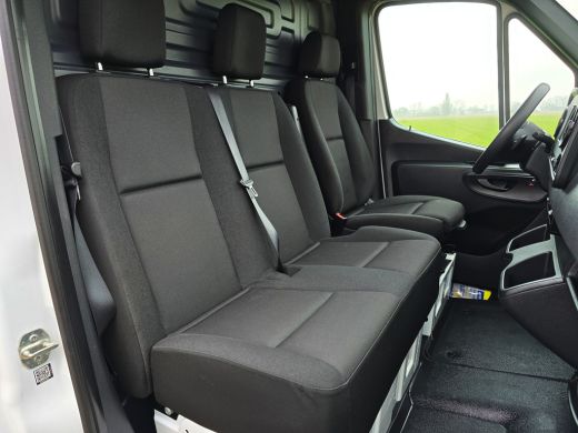 Mercedes Sprinter 317 1.9 CDI L2 H2 RWD - 170 Pk - Euro 6 - AUTOMAAT - MBUX - ParkeerCamera - StoelVerwarming ActivLease financial lease