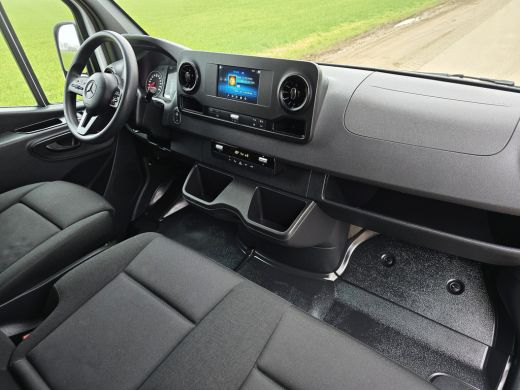 Mercedes Sprinter 317 1.9 CDI L2 H2 RWD - 170 Pk - Euro 6 - AUTOMAAT - MBUX - ParkeerCamera - StoelVerwarming ActivLease financial lease