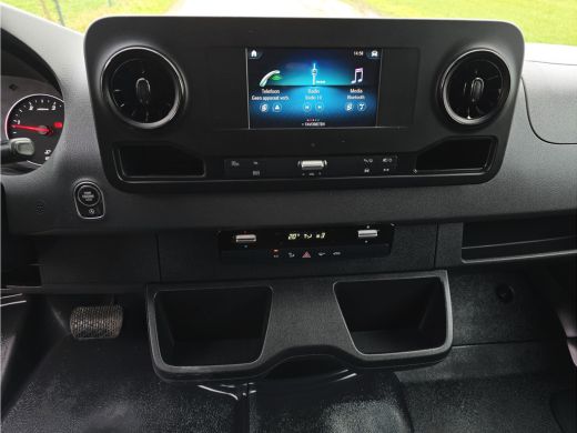 Mercedes Sprinter 317 1.9 CDI L2 H2 RWD - 170 Pk - Euro 6 - AUTOMAAT - MBUX - ParkeerCamera - StoelVerwarming ActivLease financial lease