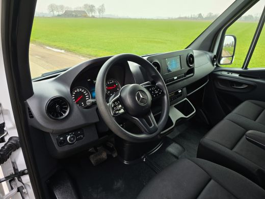 Mercedes Sprinter 317 1.9 CDI L2 H2 RWD - 170 Pk - Euro 6 - AUTOMAAT - MBUX - ParkeerCamera - StoelVerwarming ActivLease financial lease