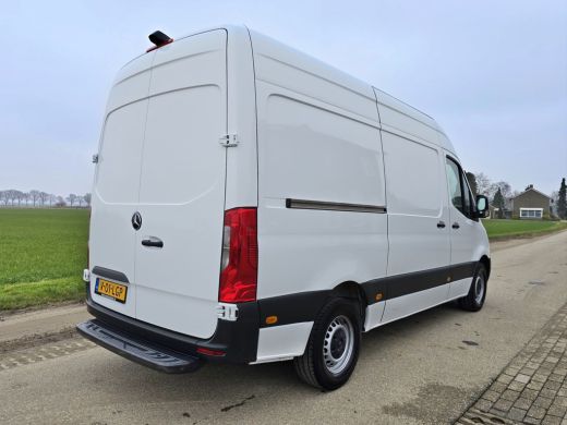 Mercedes Sprinter 317 1.9 CDI L2 H2 RWD - 170 Pk - Euro 6 - AUTOMAAT - MBUX - ParkeerCamera - StoelVerwarming ActivLease financial lease
