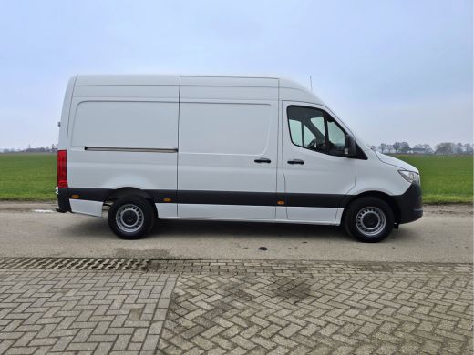 Mercedes Sprinter 317 1.9 CDI L2 H2 RWD - 170 Pk - Euro 6 - AUTOMAAT - MBUX - ParkeerCamera - StoelVerwarming ActivLease financial lease