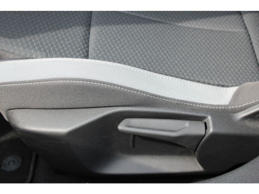 Opel Astra Sports Tourer 1.6 Hybrid Level 2 / Navigatie via Carplay / Parkeersensoren V+A / LED / DAB / Clim... ActivLease financial lease