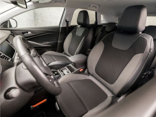 Opel Grandland X 1.2 Turbo Business+ (APPLE CARPLAY, GROOT NAVI, STUUR/STOELVERWARMING, LEDER, SPORTSTOELEN, GETIN... ActivLease financial lease