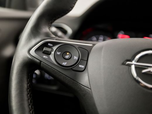 Opel Grandland X 1.2 Turbo Business+ (APPLE CARPLAY, GROOT NAVI, STUUR/STOELVERWARMING, LEDER, SPORTSTOELEN, GETIN... ActivLease financial lease