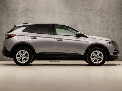 Opel Grandland X 1.2 Turbo Business+ (APPLE CARPLAY, GROOT NAVI, STUUR/STOELVERWARMING, LEDER, SPORTSTOELEN, GETIN... ActivLease financial lease