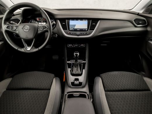Opel Grandland X 1.2 Turbo Business+ (APPLE CARPLAY, GROOT NAVI, STUUR/STOELVERWARMING, LEDER, SPORTSTOELEN, GETIN... ActivLease financial lease