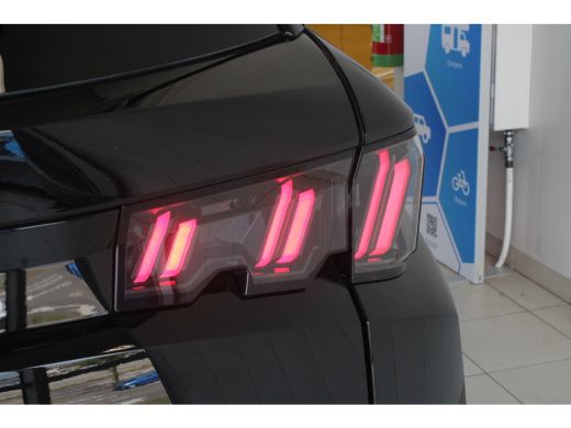 Peugeot 5008 1.2 Hybrid 136-PK Allure e-DSC6 VOORRAAD ACTIE | Panoramic Navigation Pack | 360 Graden Camera | ... ActivLease financial lease
