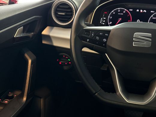 Seat Arona 1.0 TSI 110pk DSG Style / Dynamic', 17 inch lichtmetaal / Full LED / Apple CarPlay, Android Auto / ActivLease financial lease