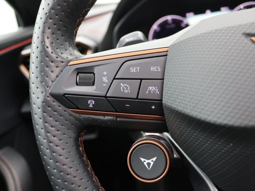 CUPRA Formentor 1.4 e-Hybrid VZ Performance 204PK DSG Full led, trekhaak, schuif-kanteldak, 360gr. camera, adapti... ActivLease financial lease
