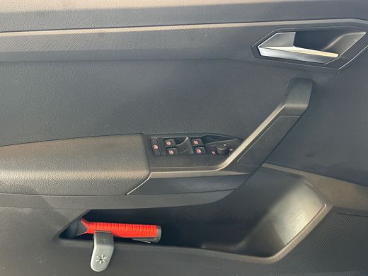 Seat Ibiza 1.0 TSI 4.OH! Edition / Stoelverwarming / Virtuel Cockpit / Apple CarPlay, Android Auto ActivLease financial lease