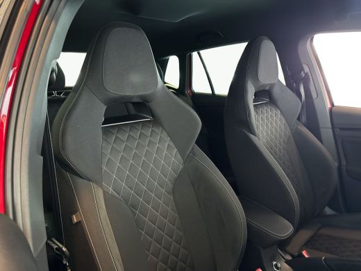 Skoda Kamiq 1.0 TSI 110pk DSG Sport Business / Navigatie / Verwarmbare voorstoelen / 17 inch Braga / ActivLease financial lease