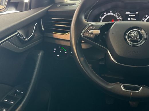 Skoda Scala 1.0 TSI 110pk Ambition / AppleCarplay, Android Auto / Airco ActivLease financial lease