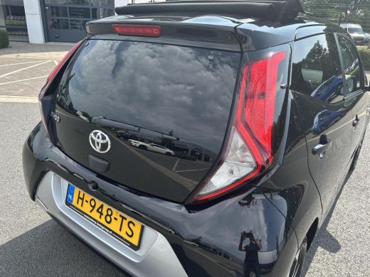 Toyota Aygo 1.0 VVT-i x-joy cabrio (Carplay Navigatie - Elektrisch vouwdak) ActivLease financial lease