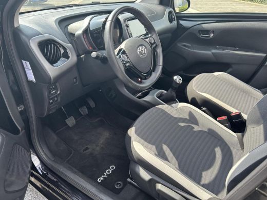 Toyota Aygo 1.0 VVT-i x-joy cabrio (Carplay Navigatie - Elektrisch vouwdak) ActivLease financial lease