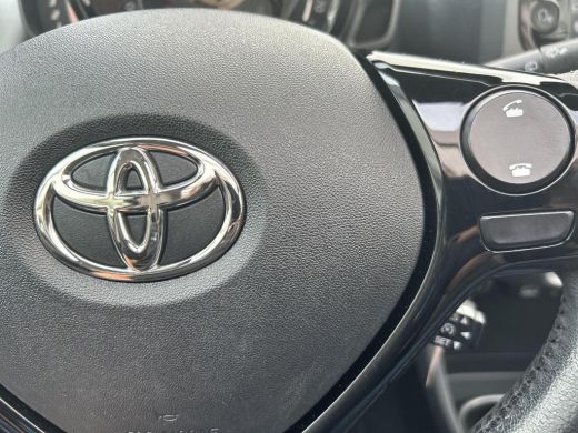 Toyota Aygo 1.0 VVT-i x-joy cabrio (Carplay Navigatie - Elektrisch vouwdak) ActivLease financial lease