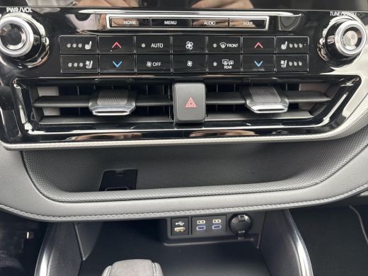 Toyota Highlander 2.5 AWD Hybrid Premium | 7 persoons | Full option! | Stoelverwarming- en koeling | Lederen bekleding ActivLease financial lease
