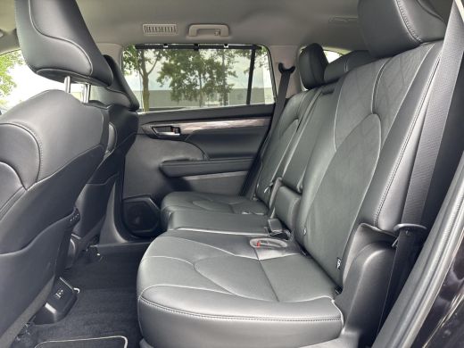 Toyota Highlander 2.5 AWD Hybrid Premium | 7 persoons | Full option! | Stoelverwarming- en koeling | Lederen bekleding ActivLease financial lease