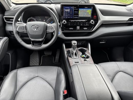 Toyota Highlander 2.5 AWD Hybrid Premium | 7 persoons | Full option! | Stoelverwarming- en koeling | Lederen bekleding ActivLease financial lease