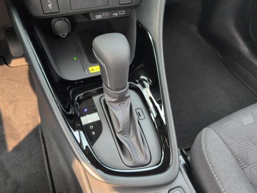 Toyota Yaris 1.5 Hybrid 115 Dynamic | Navigatie | Apple CarPlay/Android auto | Achteruitrijcamera | Comfort pack ActivLease financial lease
