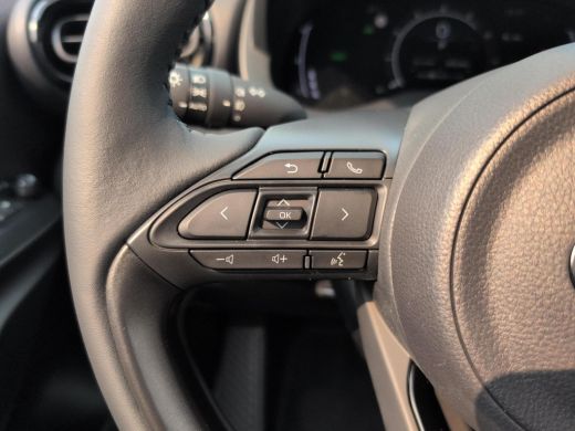 Toyota Yaris 1.5 Hybrid 115 Dynamic | Navigatie | Apple CarPlay/Android auto | Achteruitrijcamera | Comfort pack ActivLease financial lease