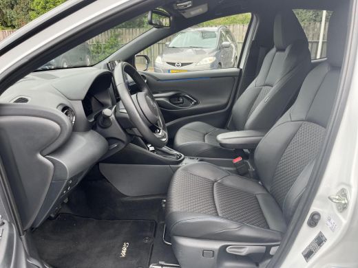 Toyota Yaris 1.5 Hybrid 130 Executive | Navigatie | Apple CarPlay/Android auto | Achteruitrijcamera | Head-Up ... ActivLease financial lease