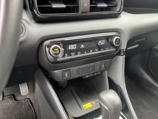 Toyota Yaris 1.5 Hybrid 130 Executive | Navigatie | Apple CarPlay/Android auto | Achteruitrijcamera | Head-Up ... ActivLease financial lease