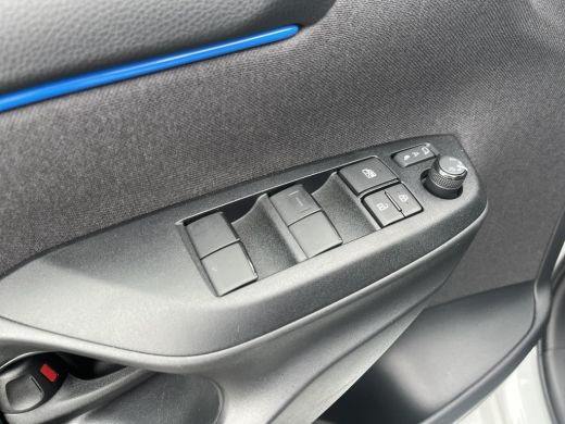 Toyota Yaris 1.5 Hybrid 130 Executive | Navigatie | Apple CarPlay/Android auto | Achteruitrijcamera | Head-Up ... ActivLease financial lease