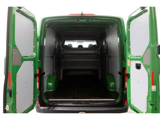 Volkswagen Crafter 30 2.0 TDI 140pk E6 L3H2 (L2H1) D.C. Airco/Navi/Camera 05-2019 ActivLease financial lease