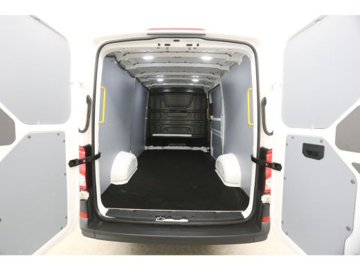 Volkswagen Crafter 30 2.0 TDI L3H2 140PK DSG Automaat 3000KG Trekgew. Airco Cruise Carplay 3 Persoons Elektrpakket S... ActivLease financial lease