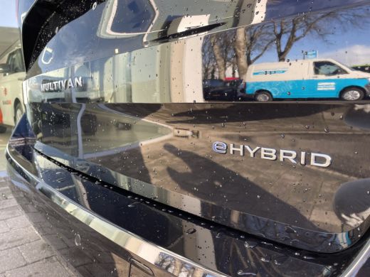 Volkswagen Multivan 1.4 eHybrid L2H1 Life | 7 Zitplaatsen | IQ Light | Elektrische achterklep ActivLease financial lease