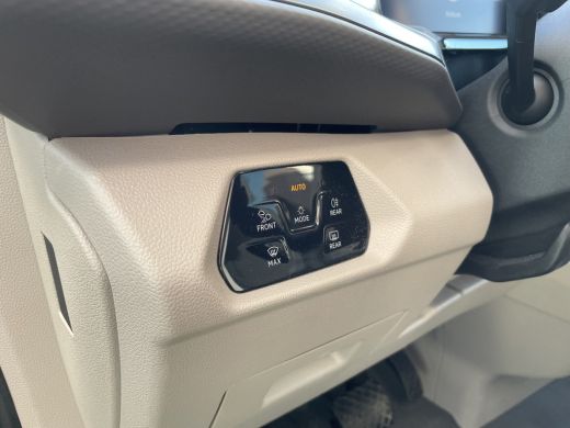 Volkswagen Multivan 1.4 eHybrid L2H1 Life | 7 Zitplaatsen | IQ Light | Elektrische achterklep ActivLease financial lease