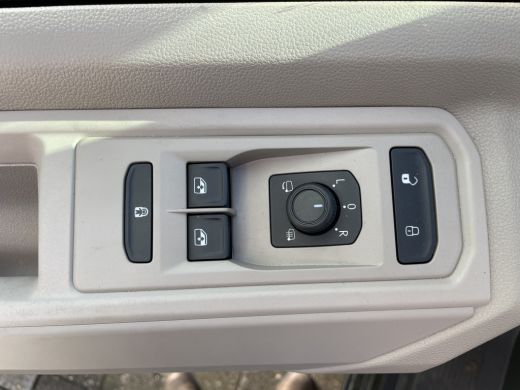 Volkswagen Multivan 1.4 eHybrid L2H1 Life | 7 Zitplaatsen | IQ Light | Elektrische achterklep ActivLease financial lease